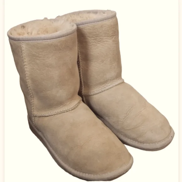 UGGS boot classic short kids sz W4. Logo snow warm lined Leather faux fur - Picture 1 of 9